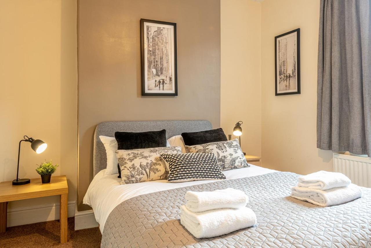 3 Bedroom Home Sleeps 5 Close To Chester City Centre Welcomes Couples, Small Groups, Families And Contractors Dış mekan fotoğraf