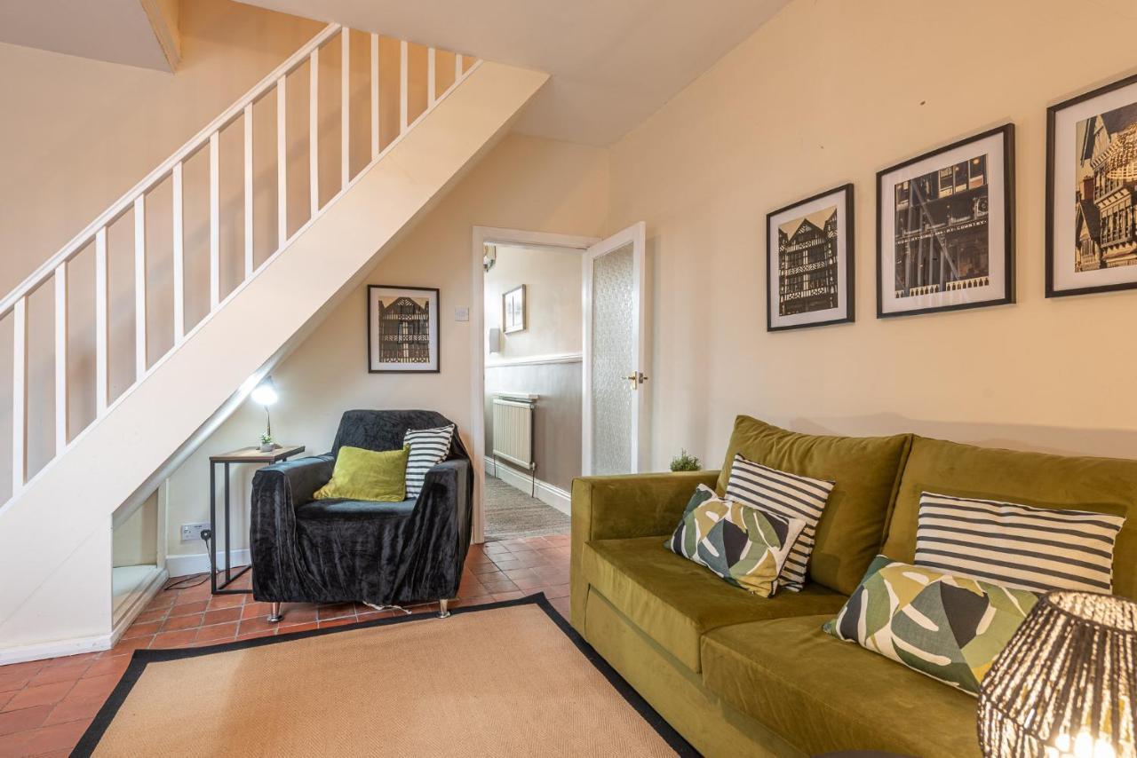 3 Bedroom Home Sleeps 5 Close To Chester City Centre Welcomes Couples, Small Groups, Families And Contractors Dış mekan fotoğraf